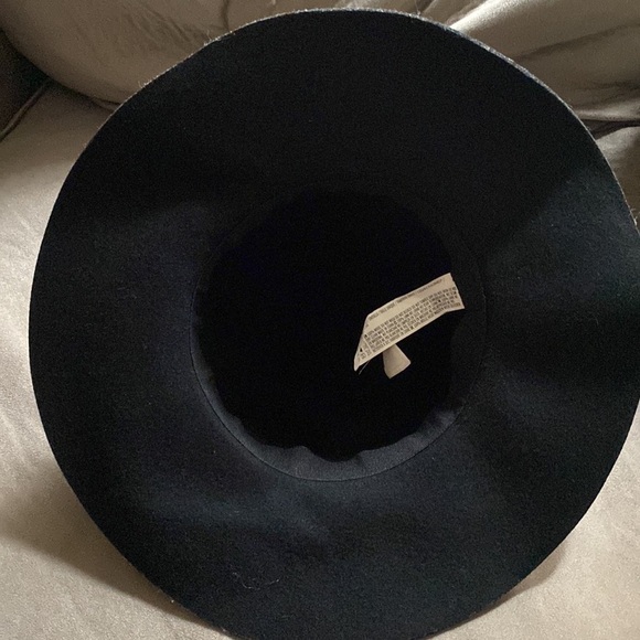 Black Floppy Hat - Picture 2 of 2